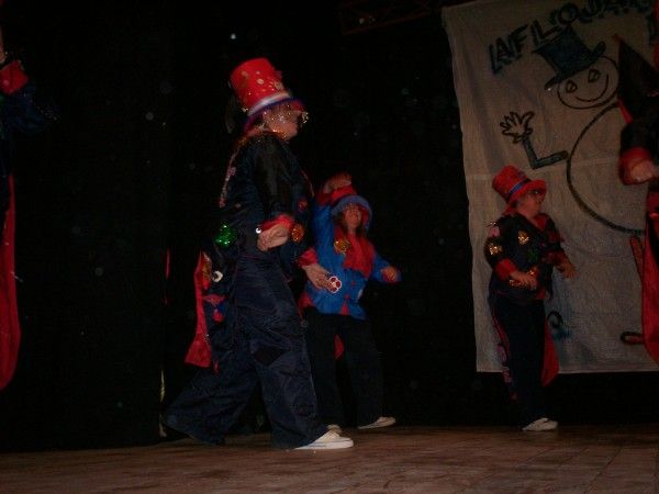 zailamurguera--INDIA--zailamurguera: ES MI MAMA,EN SU MURGA,AFLOJANDO VISAGRAS